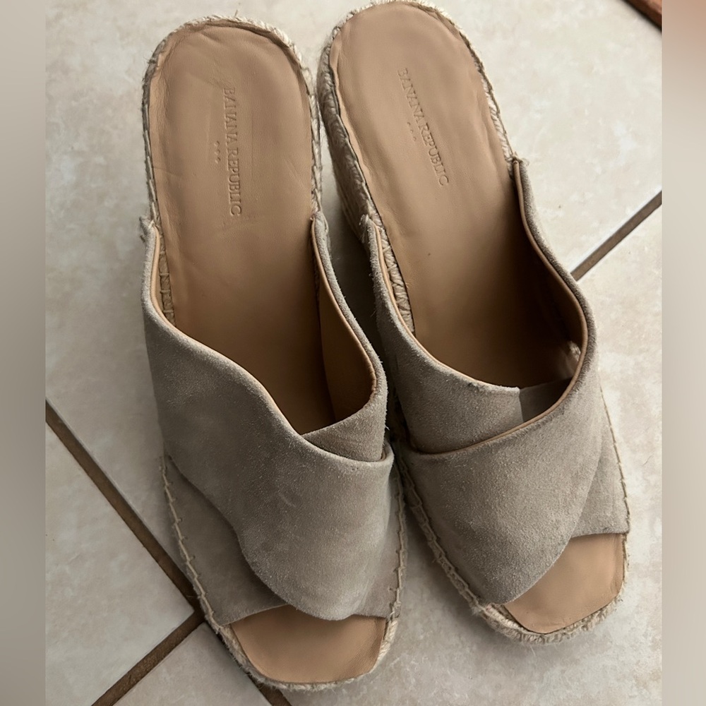 Beige Banana Republic wedges
